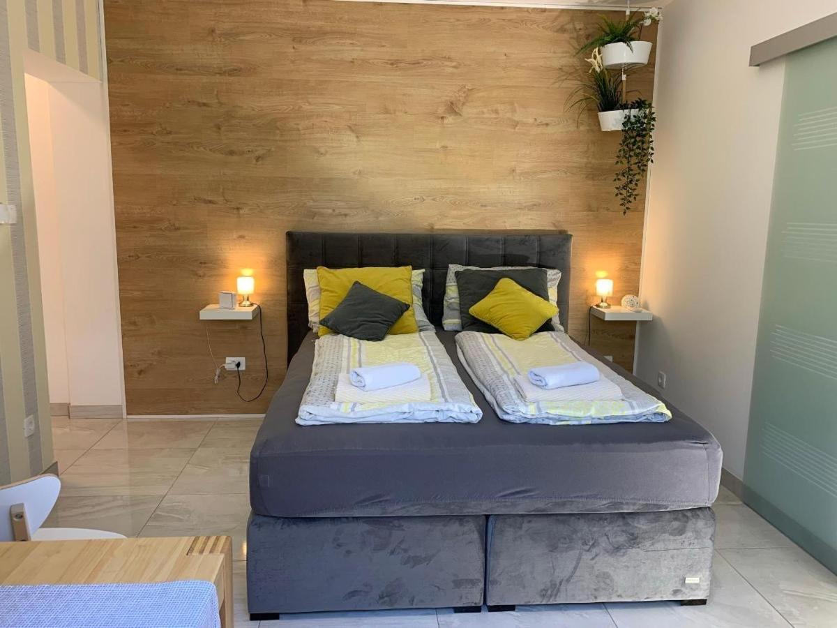 Studio Apartment Lucija Krk Town Eksteriør billede