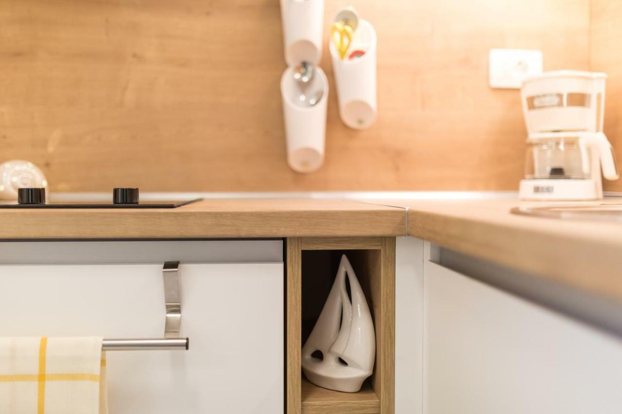 Studio Apartment Lucija Krk Town Eksteriør billede