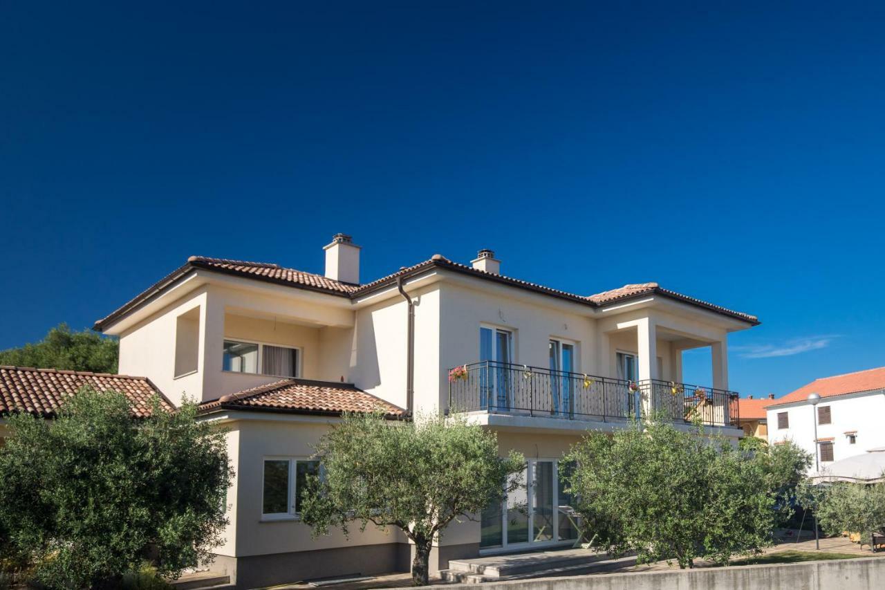 Studio Apartment Lucija Krk Town Eksteriør billede